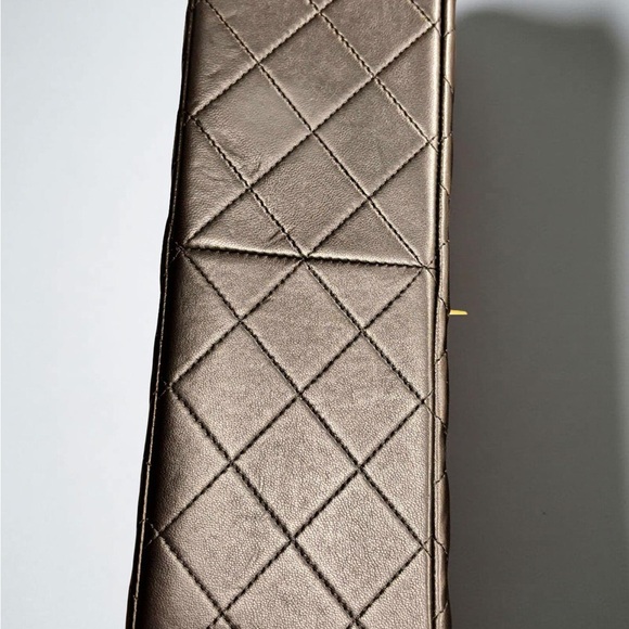 Authentic Lambskin Jumbo Classic Double Flap Bag GHW - Picture 10 of 16